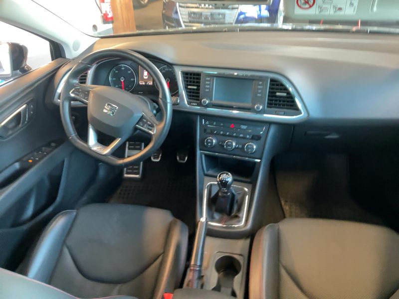 Seat Leon 2.0 TDI FR — zdjęcie 12