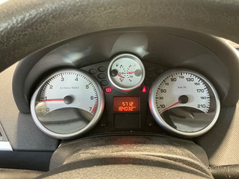 Peugeot 207 1.4 VTi Urban Move — zdjęcie 4