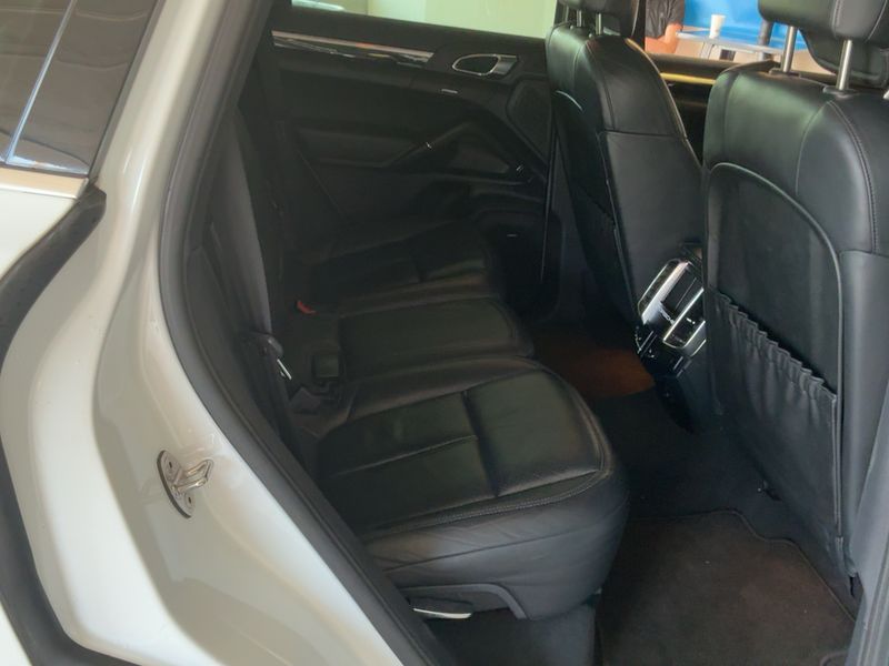 Porsche Cayenne Diesel — zdjęcie 14