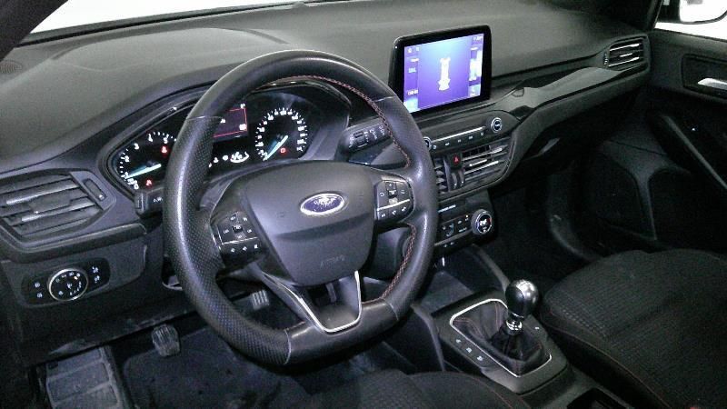 Ford Focus 1.0 EcoBoost Mild-Hybrid ST-Line — zdjęcie 10