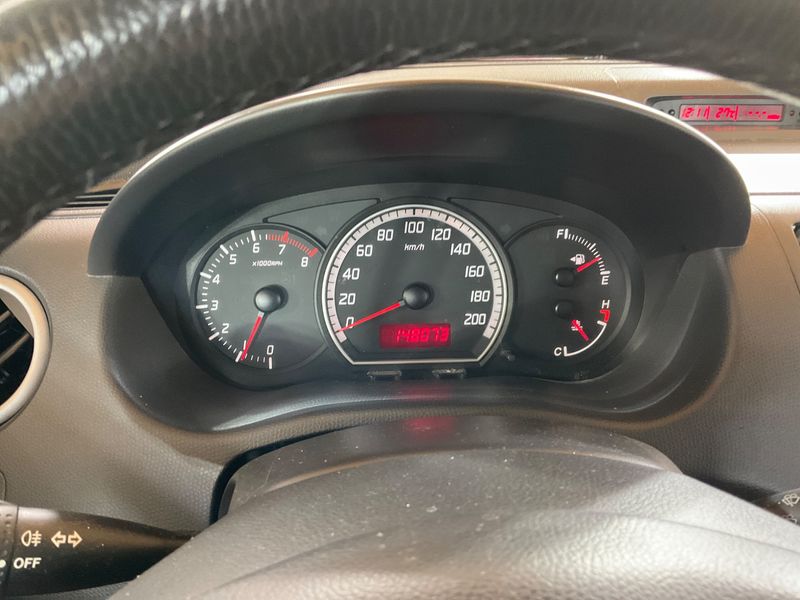 Suzuki Swift 1.3 GL — zdjęcie 4