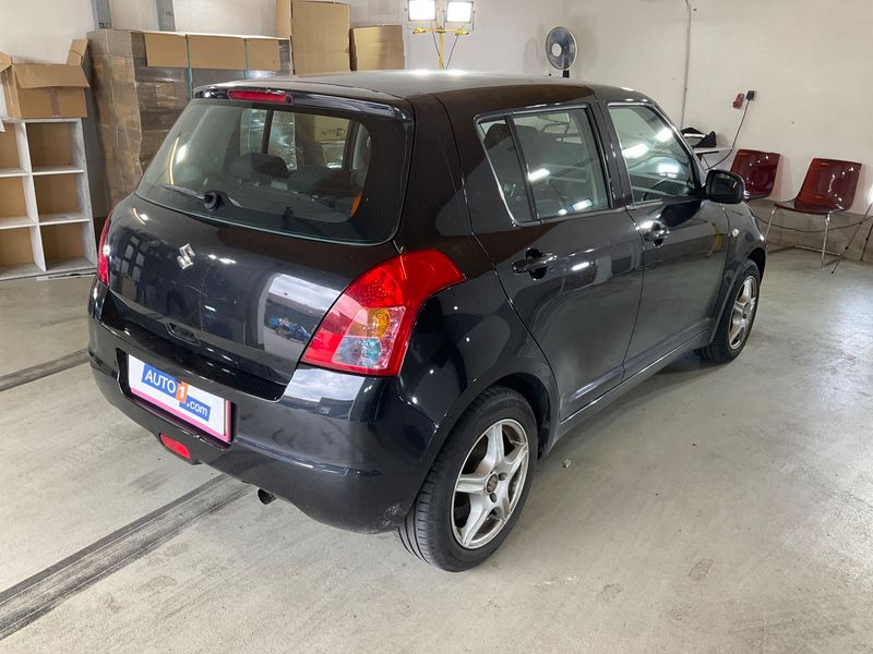 Suzuki Swift 1.3 GL — zdjęcie 2