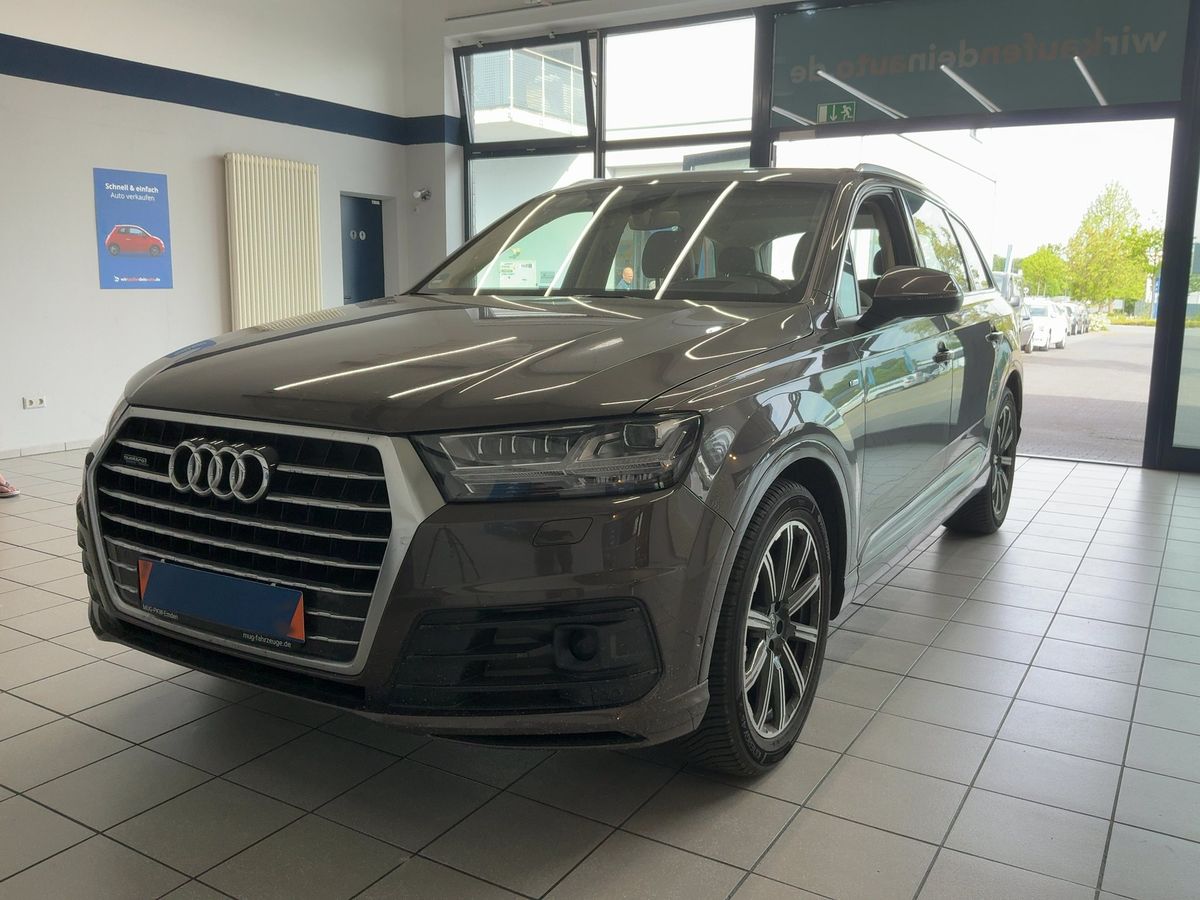 Audi Q7 2015 — photo 1