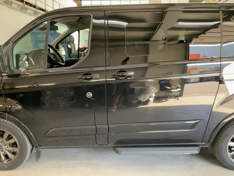 Ford Tourneo Custom 2.0 TDCi Mild-Hybrid 320 L1 Tourneo Titanium X — zdjęcie 4