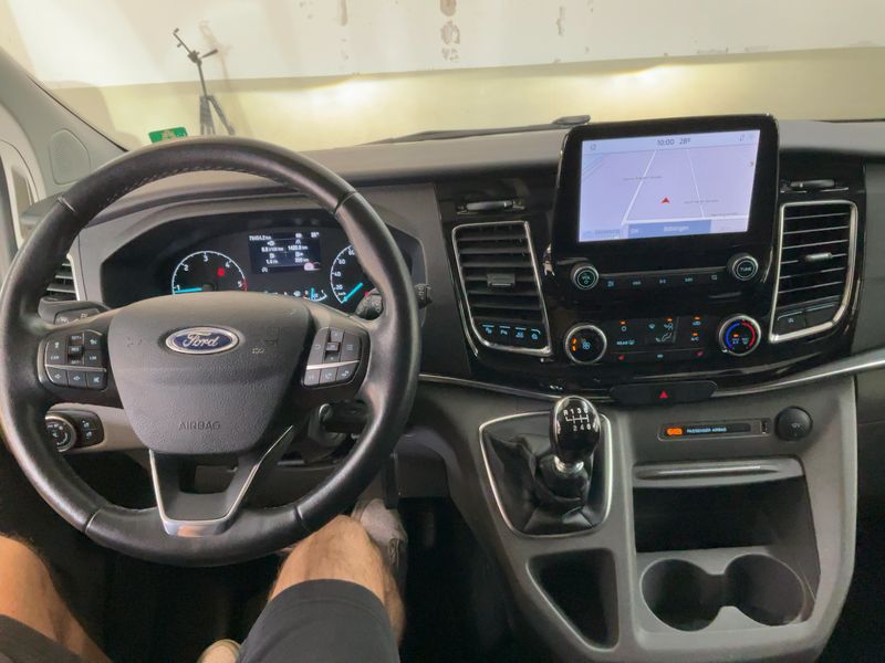 Ford Tourneo Custom 2.0 TDCi Mild-Hybrid 320 L1 Tourneo Titanium X — zdjęcie 12
