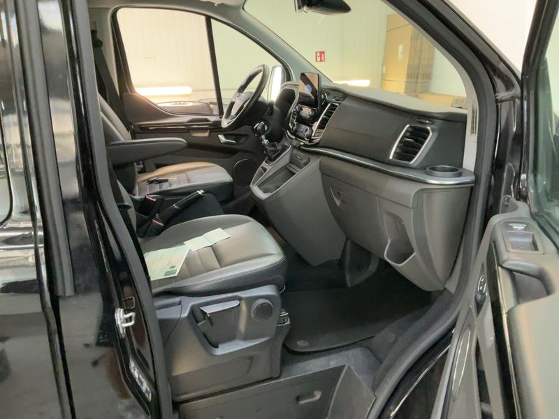 Ford Tourneo Custom 2.0 TDCi Mild-Hybrid 320 L1 Tourneo Titanium X — zdjęcie 11