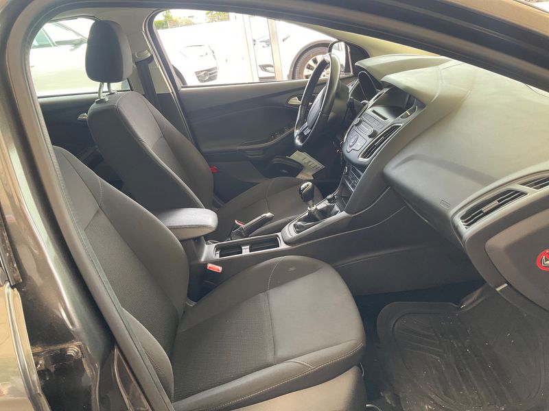 Ford Focus 1.6 TDCi Trend+ 2015 – снимка 16