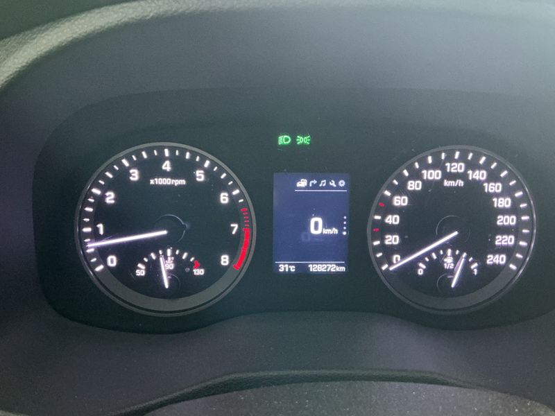 Hyundai Tucson 1.6 Classic blue 2WD 2016 – снимка 18
