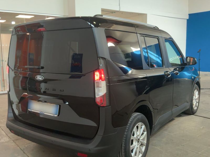 Ford Tourneo Courier 1.0 EcoBoost Titanium — zdjęcie 6