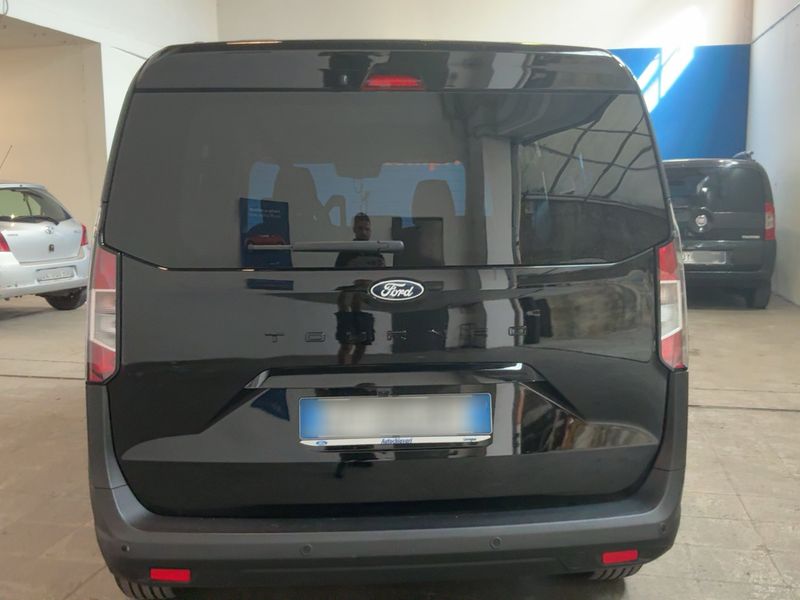 Ford Tourneo Courier 1.0 EcoBoost Titanium — zdjęcie 5
