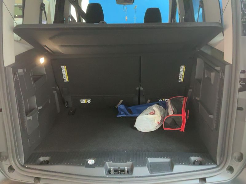 Ford Tourneo Courier 1.0 EcoBoost Titanium — zdjęcie 10