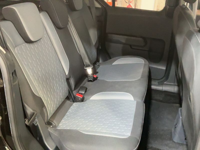 Ford Tourneo Courier 1.0 EcoBoost Titanium — zdjęcie 14