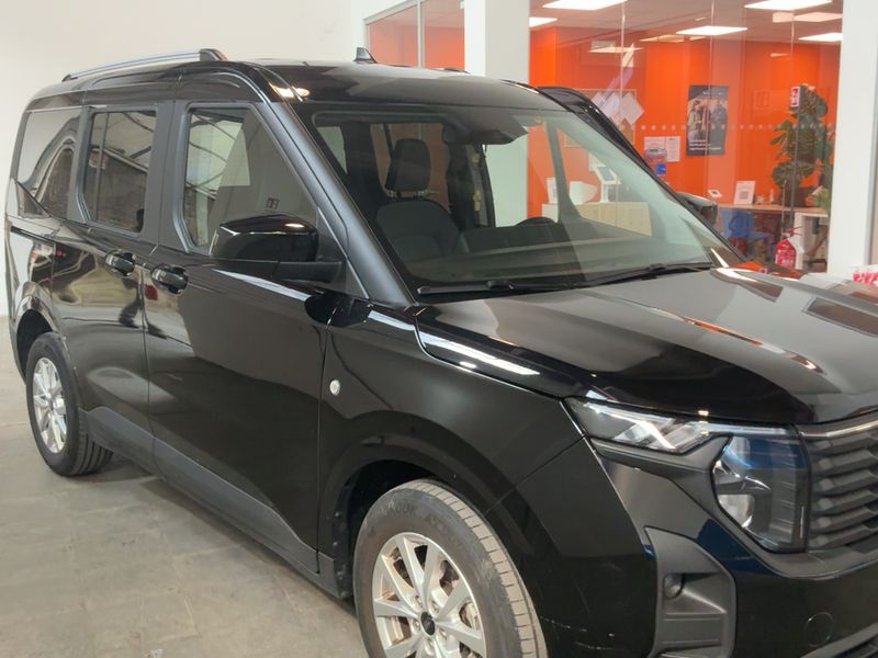 Ford Tourneo Courier 1.0 EcoBoost Titanium — zdjęcie 8