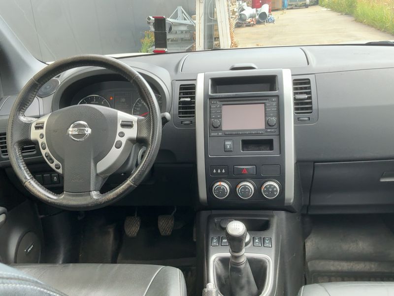 Nissan X-Trail 2.0 dCi LE 4x4 — zdjęcie 12