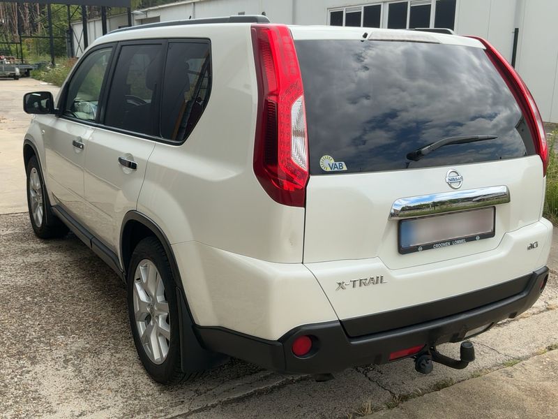 Nissan X-Trail 2.0 dCi LE 4x4 — zdjęcie 3