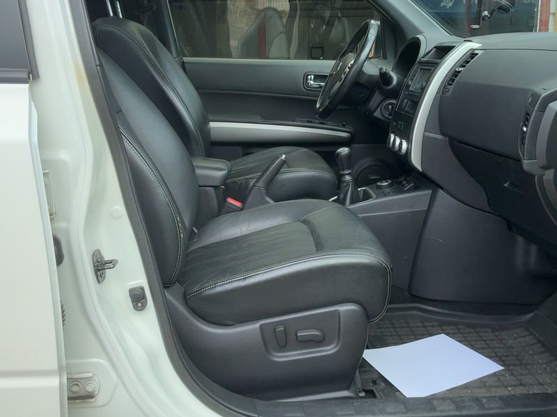 Nissan X-Trail 2.0 dCi LE 4x4 — zdjęcie 11