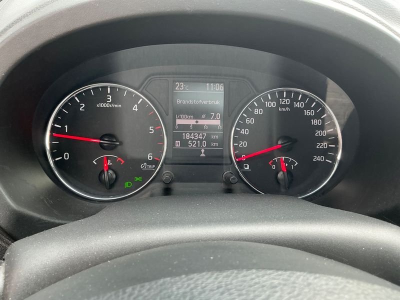 Nissan X-Trail 2.0 dCi LE 4x4 — zdjęcie 13