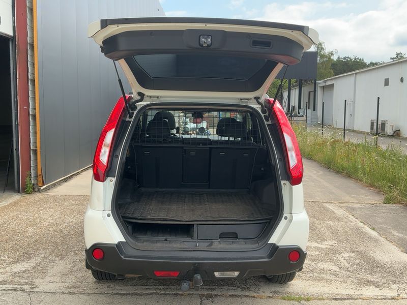 Nissan X-Trail 2.0 dCi LE 4x4 — zdjęcie 10