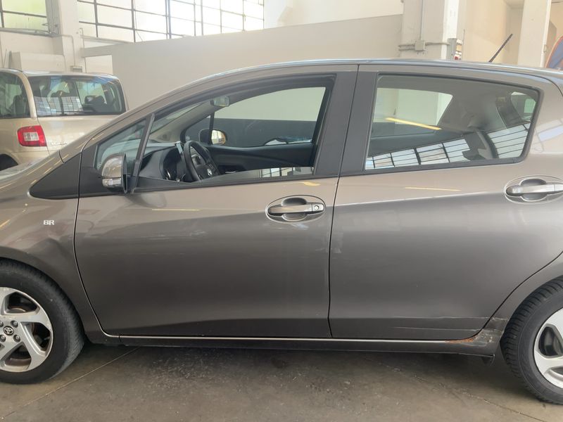 Toyota Yaris 1.5 Hybrid Active — zdjęcie 4