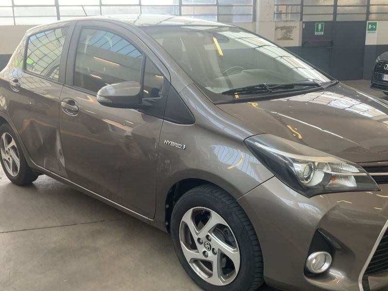 Toyota Yaris 1.5 Hybrid Active — zdjęcie 8