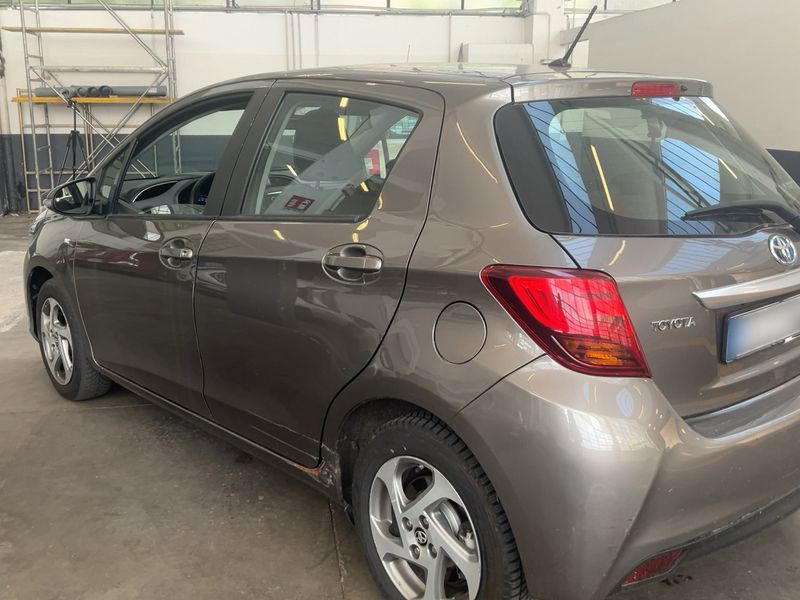 Toyota Yaris 1.5 Hybrid Active — zdjęcie 3