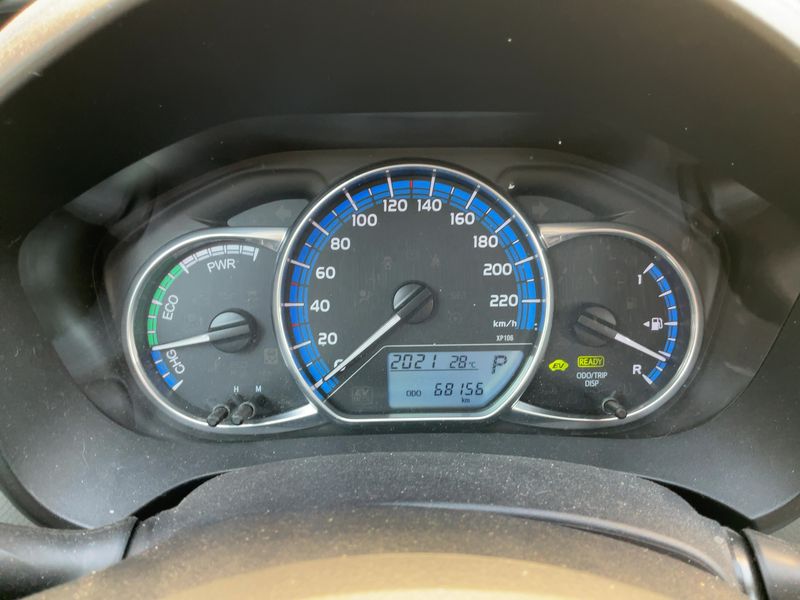 Toyota Yaris 1.5 Hybrid Active — zdjęcie 13