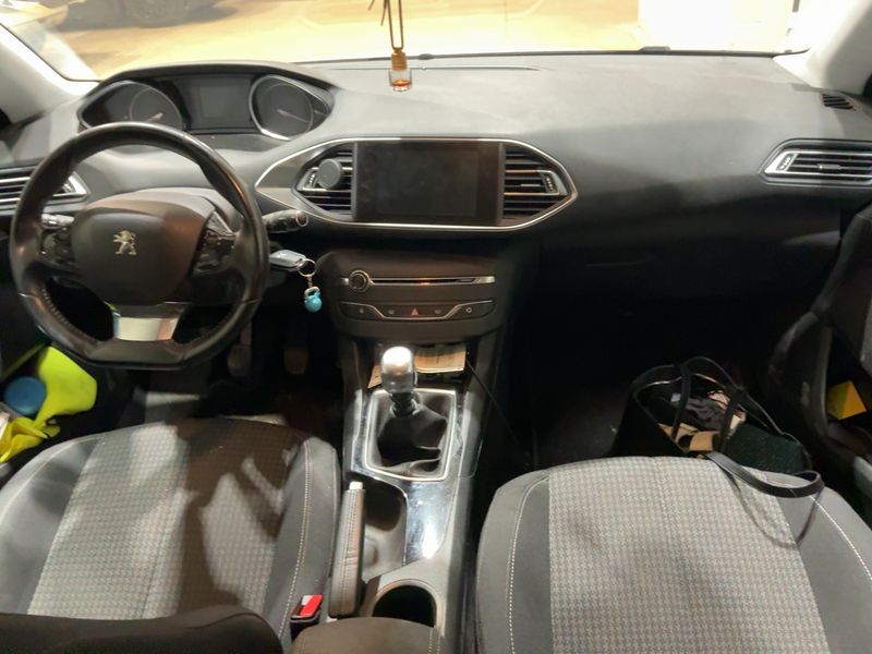 Peugeot 308 1.5 Blue-HDi 2018 – снимка 12