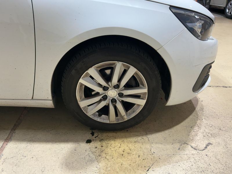 Peugeot 308 1.5 Blue-HDi 2018 – снимка 20
