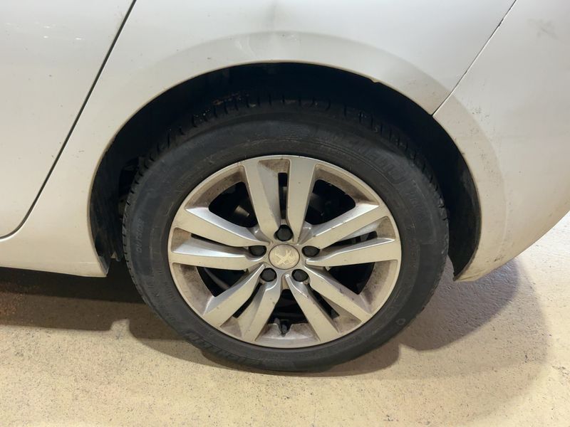 Peugeot 308 1.5 Blue-HDi 2018 – снимка 18
