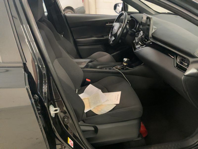 Toyota C-HR 1.8 Hybrid Active — zdjęcie 11