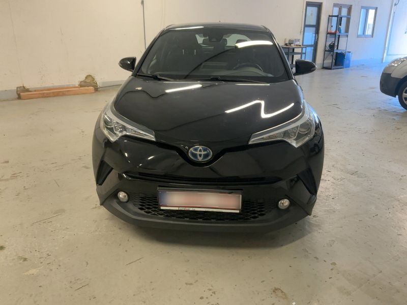 Toyota C-HR 1.8 Hybrid Active — zdjęcie 9
