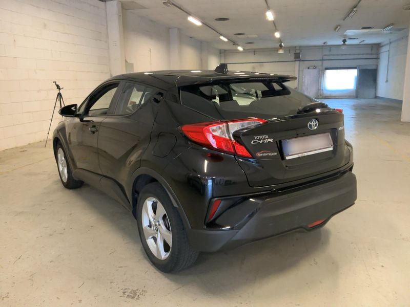 Toyota C-HR 1.8 Hybrid Active — zdjęcie 3
