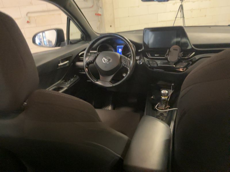 Toyota C-HR 1.8 Hybrid Active — zdjęcie 12