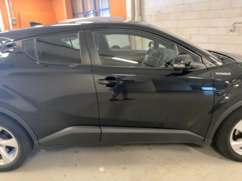 Toyota C-HR 1.8 Hybrid Active — zdjęcie 7