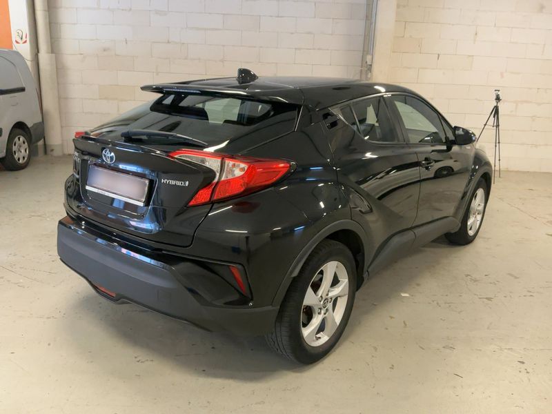Toyota C-HR 1.8 Hybrid Active — zdjęcie 6