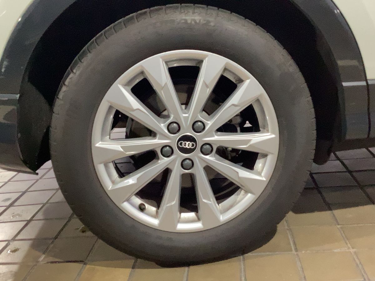 Audi Q3 2021 — photo 10