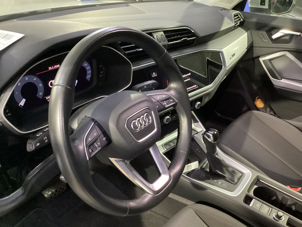 Audi Q3 2021 — photo 27