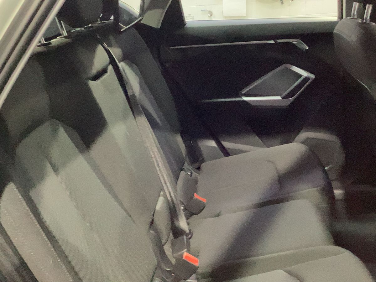 Audi Q3 2021 — photo 20