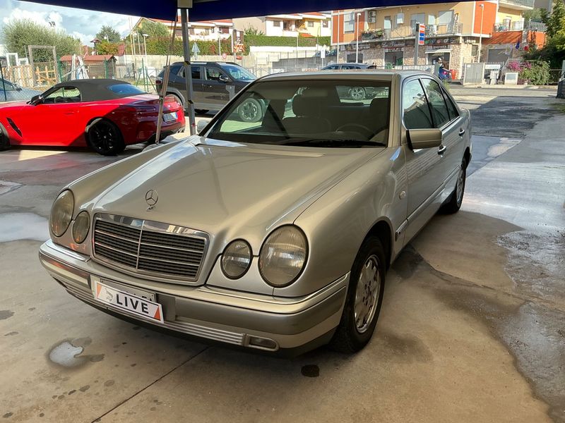 Mercedes-Benz E-Klasse E 200 Elegance