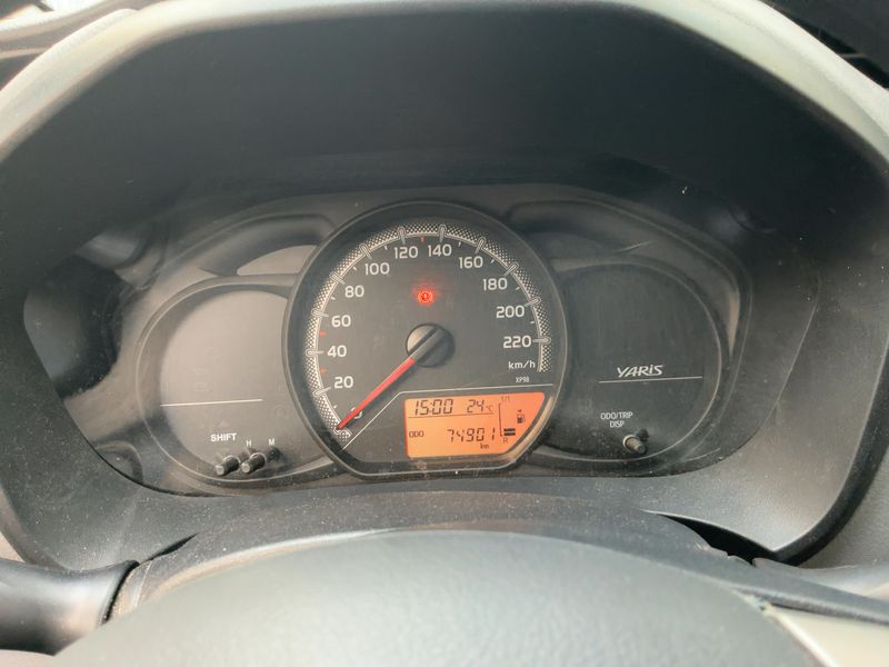 Toyota Yaris 1.0 VVT-i Comfort 2016 – снимка 18
