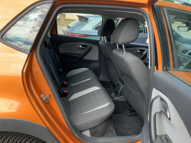 Volkswagen Polo 1.2 TSI CrossPolo BlueMotion Tech 2015 – снимка 19