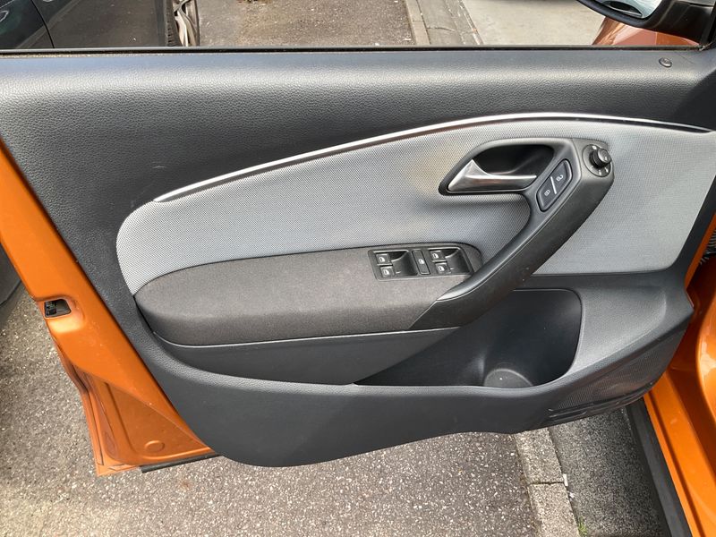 Volkswagen Polo 1.2 TSI CrossPolo BlueMotion Tech 2015 – снимка 24