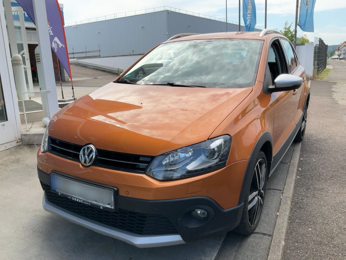Volkswagen Polo 2015 — photo 1