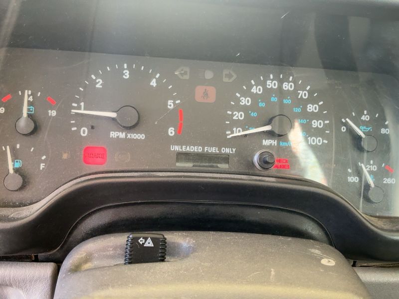 Jeep Wrangler 2.5 Sport — zdjęcie 13