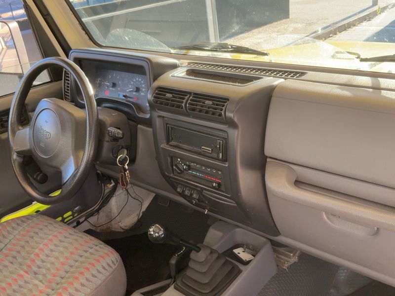 Jeep Wrangler 2.5 Sport — zdjęcie 12