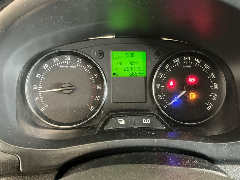 Skoda Fabia 1.6 TDI Family 2011 – снимка 4