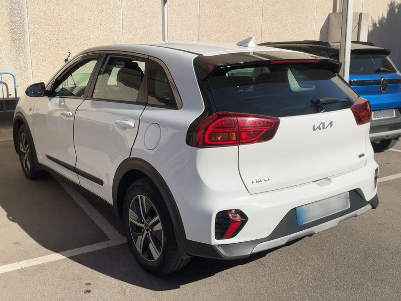 Kia Niro 1.6 Hybrid Concept — zdjęcie 3