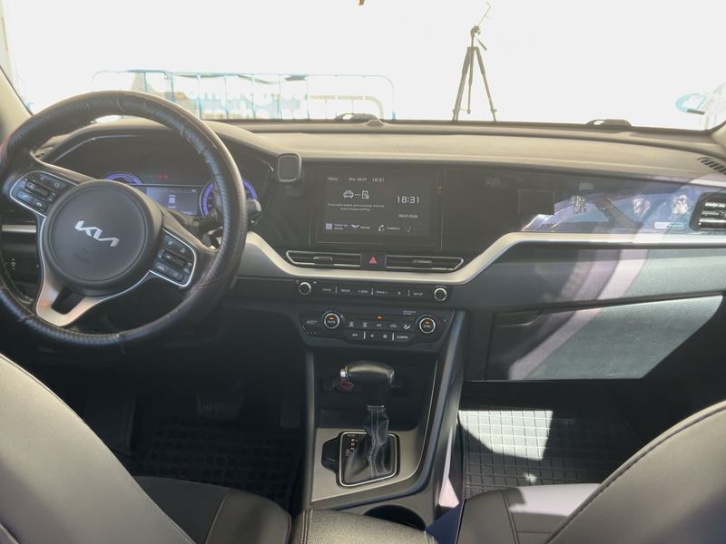 Kia Niro 1.6 Hybrid Concept — zdjęcie 12