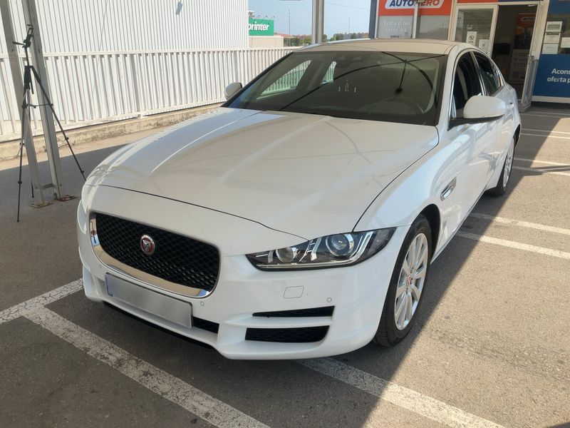 Jaguar XE 20d Pure