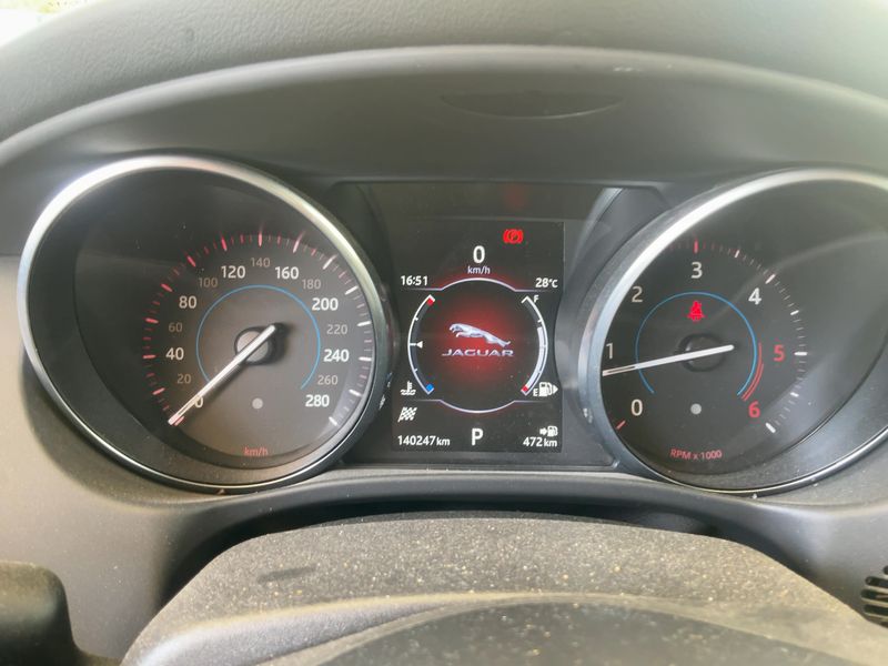 Jaguar XE 20d Pure — zdjęcie 13